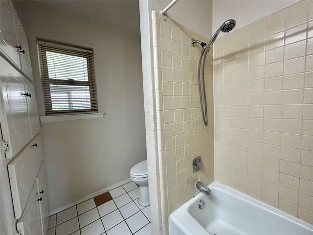6209 Gayle Drive, North Richland Hills, TX 76180