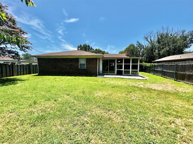 6209 Gayle Drive, North Richland Hills, TX 76180