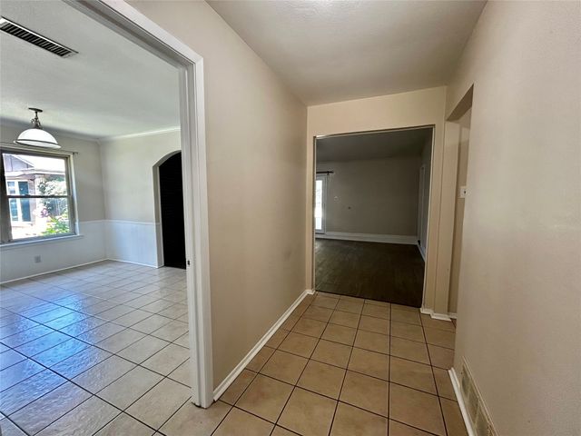 6209 Gayle Drive, North Richland Hills, TX 76180