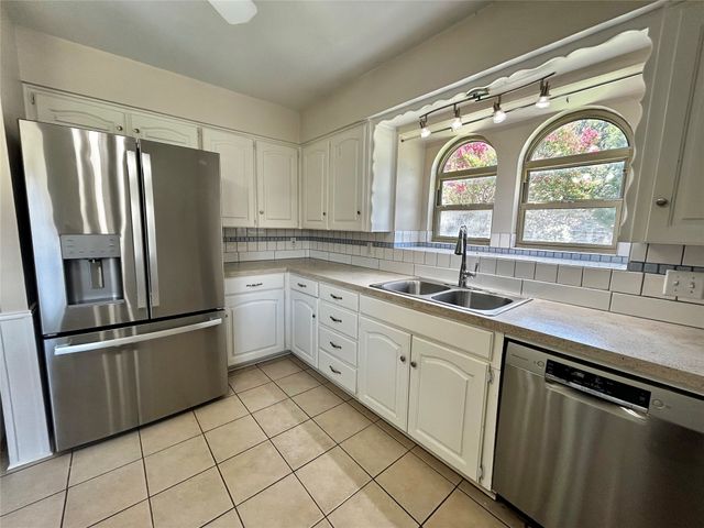 6209 Gayle Drive, North Richland Hills, TX 76180