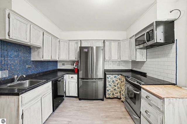 309 Grant Avenue, Alma, MI 48801