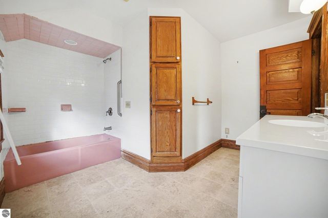 309 Grant Avenue, Alma, MI 48801