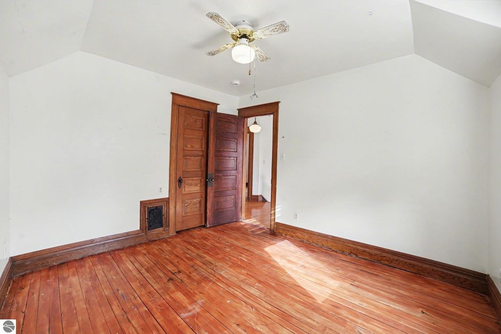 Image 20 of property listing at 309 Grant Avenue, Alma, MI 48801