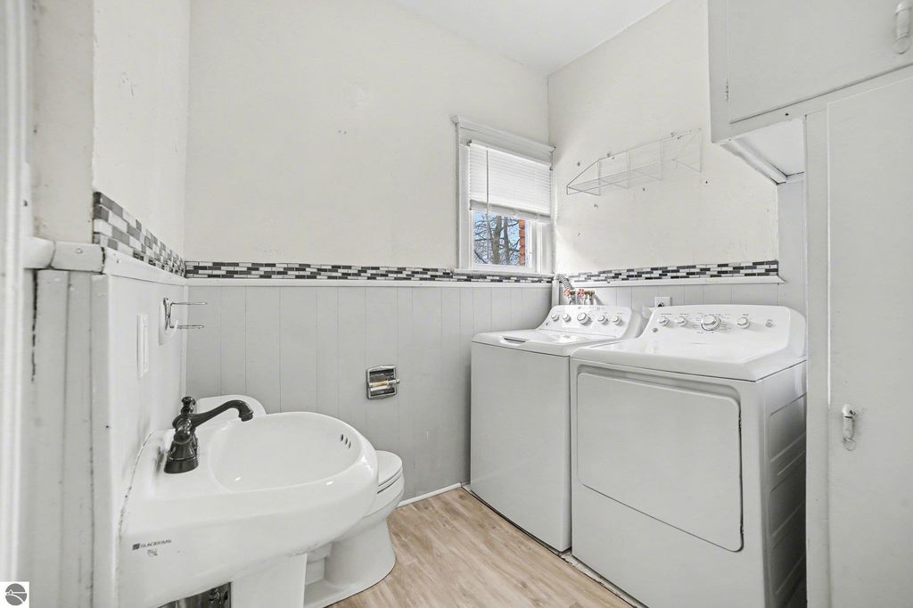 Image 23 of property listing at 309 Grant Avenue, Alma, MI 48801