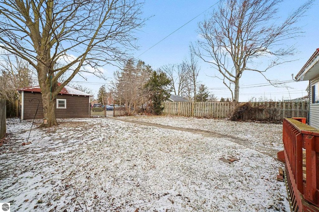 Image 29 of property listing at 309 Grant Avenue, Alma, MI 48801