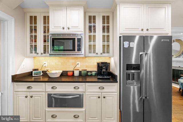 1000 W BRADDOCK RD, Alexandria, VA 22302