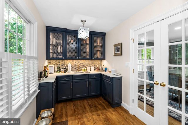 1000 W BRADDOCK RD, Alexandria, VA 22302