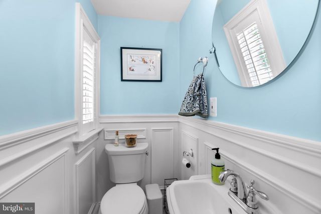 1000 W BRADDOCK RD, Alexandria, VA 22302