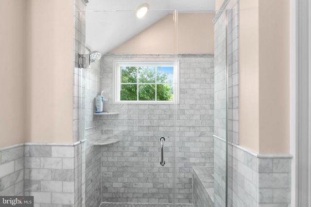 1000 W BRADDOCK RD, Alexandria, VA 22302