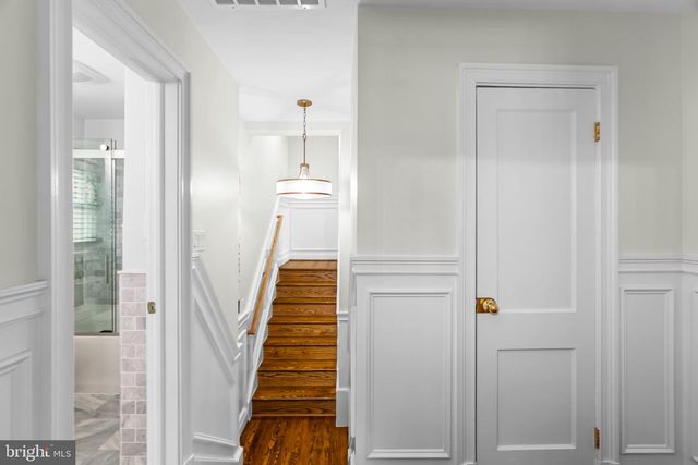 1000 W BRADDOCK RD, Alexandria, VA 22302