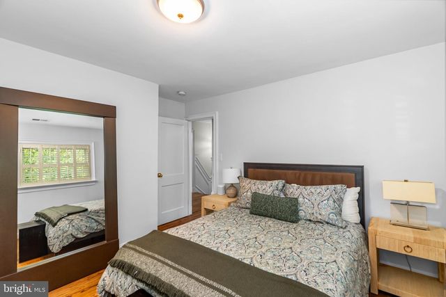 1000 W BRADDOCK RD, Alexandria, VA 22302