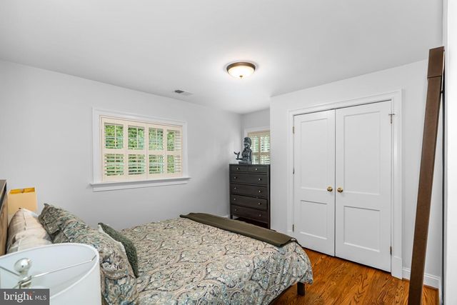 1000 W BRADDOCK RD, Alexandria, VA 22302