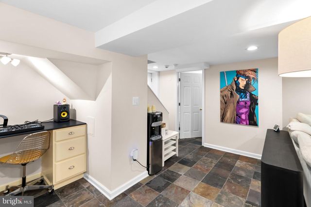 1000 W BRADDOCK RD, Alexandria, VA 22302