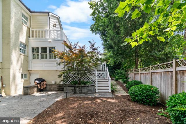 1000 W BRADDOCK RD, Alexandria, VA 22302