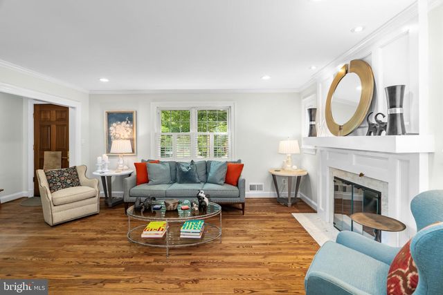 1000 W BRADDOCK RD, Alexandria, VA 22302