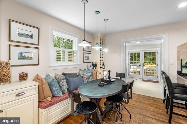 1000 W BRADDOCK RD, Alexandria, VA 22302