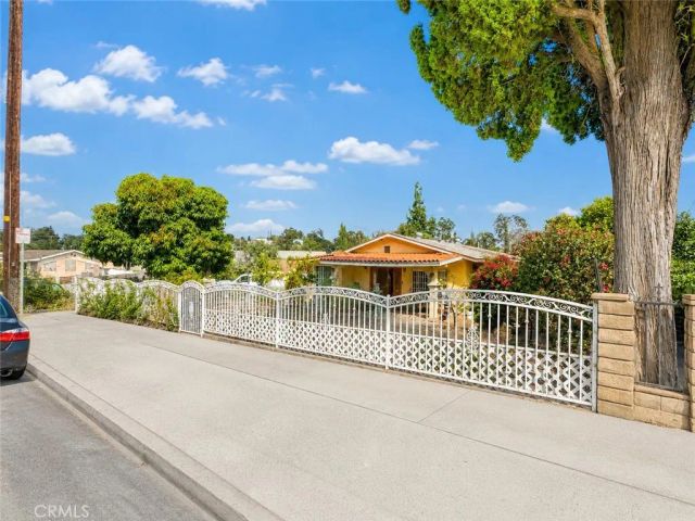 3942 Gleason Street, Los Angeles, CA 90063