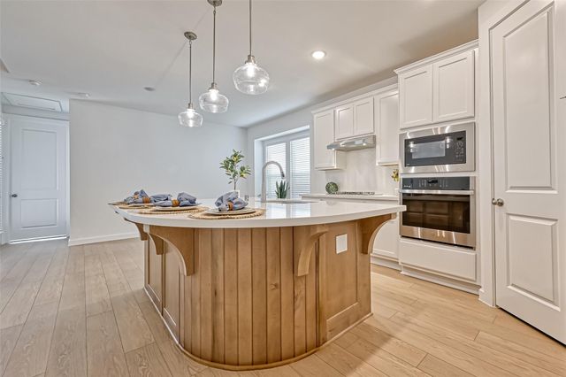 323 Highland Bayou Drive, Conroe, TX 77304