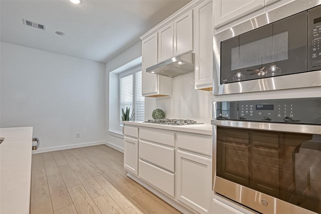 323 Highland Bayou Drive, Conroe, TX 77304