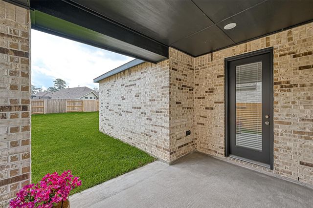 323 Highland Bayou Drive, Conroe, TX 77304