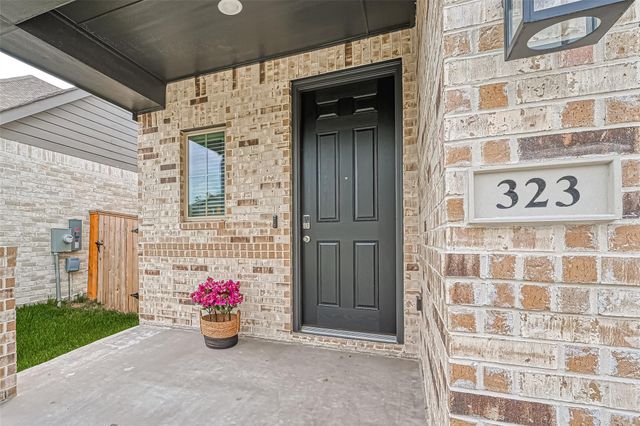323 Highland Bayou Drive, Conroe, TX 77304