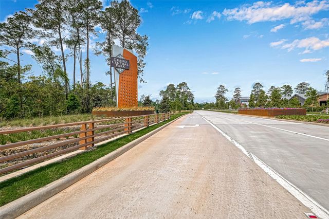 323 Highland Bayou Drive, Conroe, TX 77304