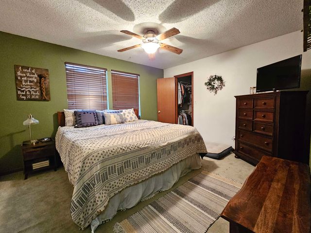 432 N Roosevelt St, Lindsborg, KS 67456