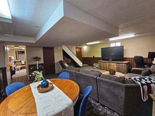 432 N Roosevelt St, Lindsborg, KS 67456