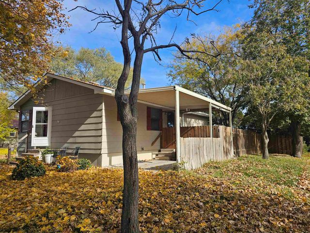 432 N Roosevelt St, Lindsborg, KS 67456