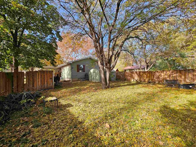 432 N Roosevelt St, Lindsborg, KS 67456