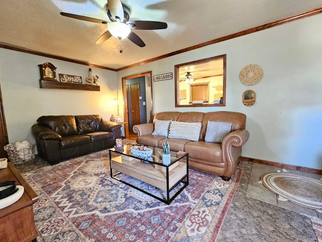 432 N Roosevelt St, Lindsborg, KS 67456