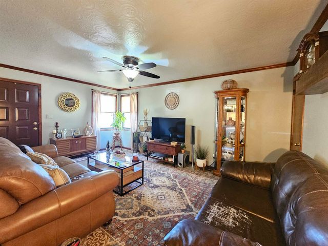 432 N Roosevelt St, Lindsborg, KS 67456