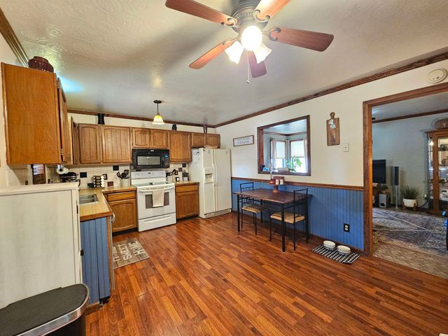 432 N Roosevelt St, Lindsborg, KS 67456