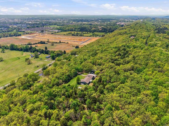 185 Lower Ridge Road, Conway, AR 72032