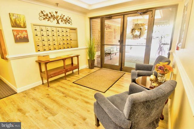 600 MCKINSEY PARK DR #102, Severna Park, MD 21146