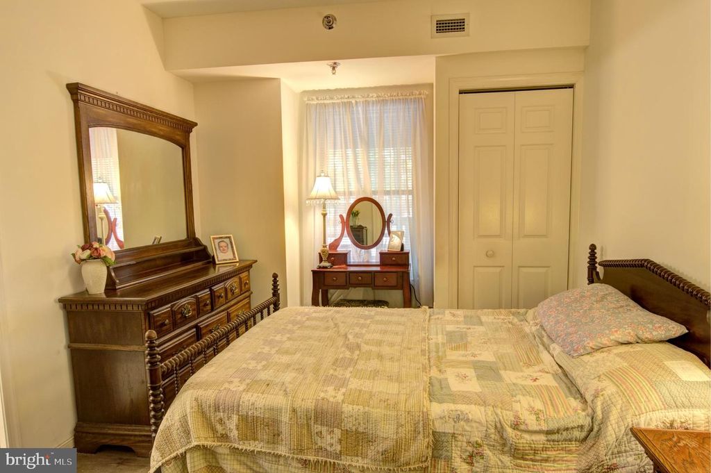 600 MCKINSEY PARK DR #102, Severna Park, MD 21146