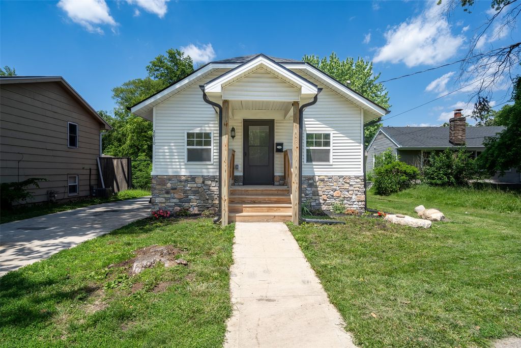 2810 Easton Boulevard, Des Moines, IA 50317