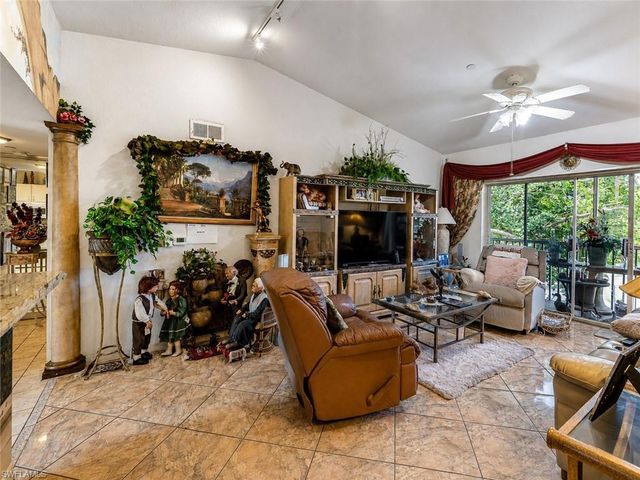 8294 Key Royal CIR 1631, Naples, FL 34119