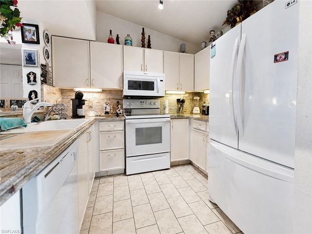 8294 Key Royal CIR 1631, Naples, FL 34119
