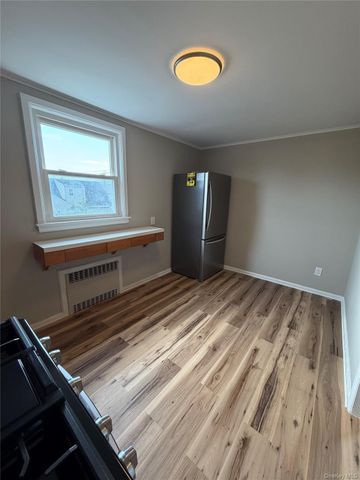 61 Hollywood Avenue, Lynbrook, NY 11563