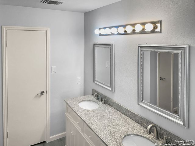 13211 HUNTSMAN RD, San Antonio, TX 78249