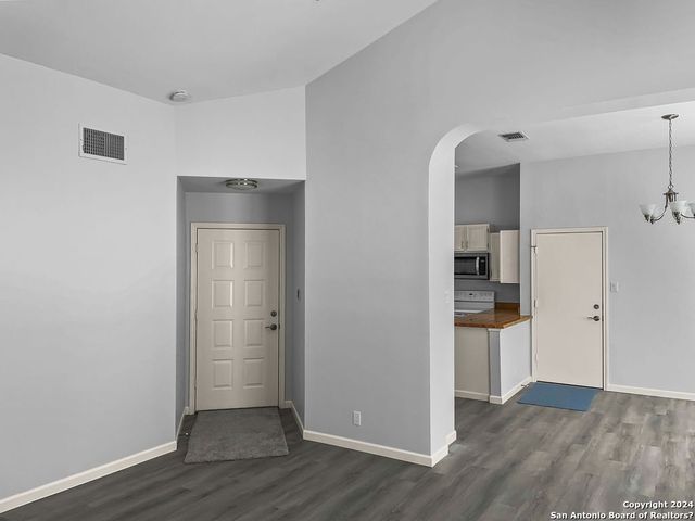 13211 HUNTSMAN RD, San Antonio, TX 78249