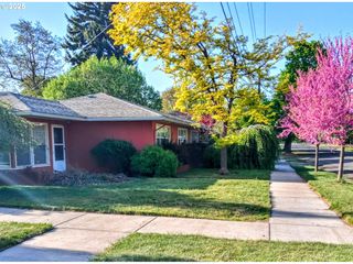 1302 2ND St, La Grande, OR 97850