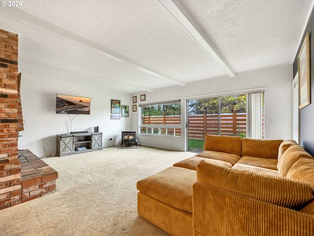 364 ALPINE St, Seaside, OR 97138