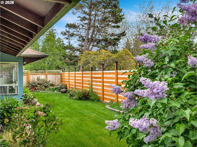 364 ALPINE St, Seaside, OR 97138