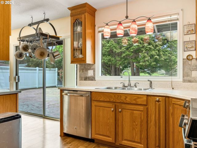364 ALPINE St, Seaside, OR 97138