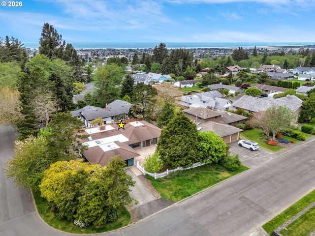 364 ALPINE St, Seaside, OR 97138