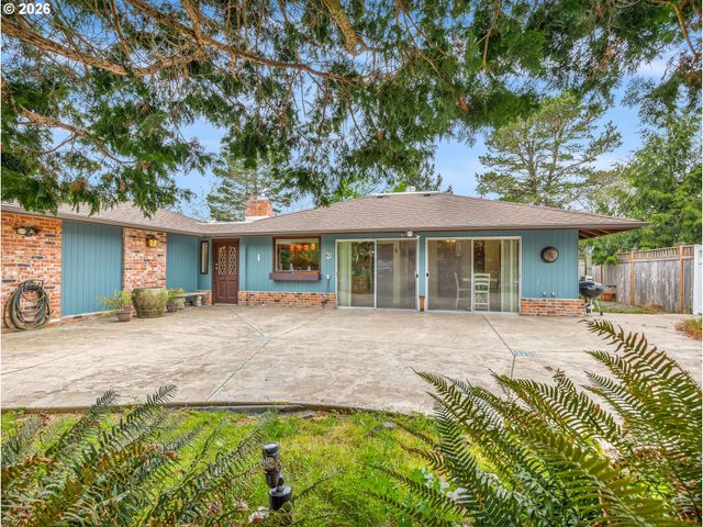 364 ALPINE St, Seaside, OR 97138