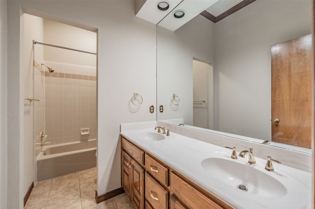 6010 Millwood Drive, Arlington, TX 76016