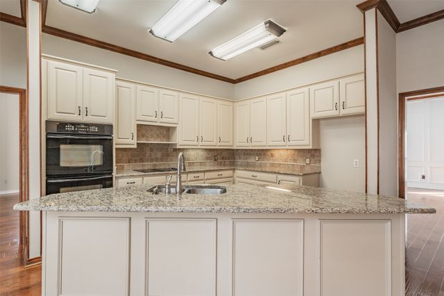 6010 Millwood Drive, Arlington, TX 76016